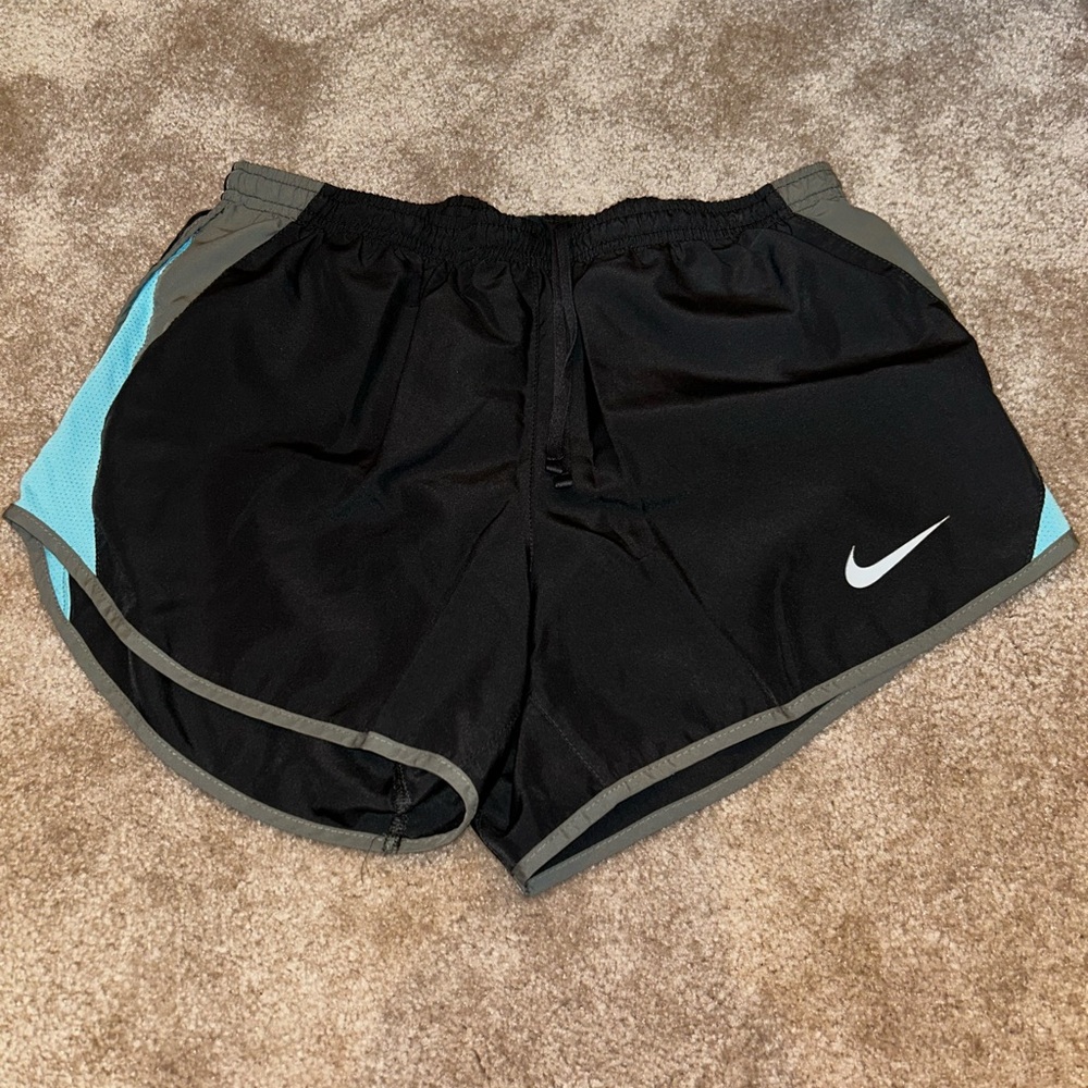 Women’s Nike Tempo Running Shorts Size Small
Dark grey and Blue